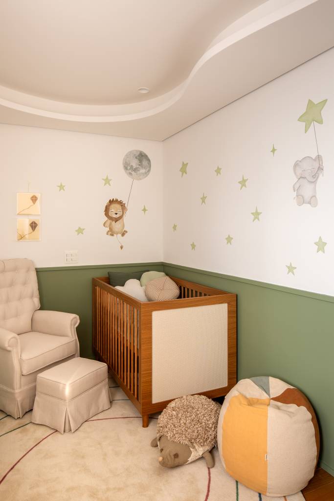 ape-ganha-sofa-pequeno-embutido-na-marcenaria-para-contemplar-vista-w-arquitetura-21-quarto-infantil Apê ganha sofá pequeno embutido na marcenaria para contemplar vista. Projeto de W. Arquitetura.