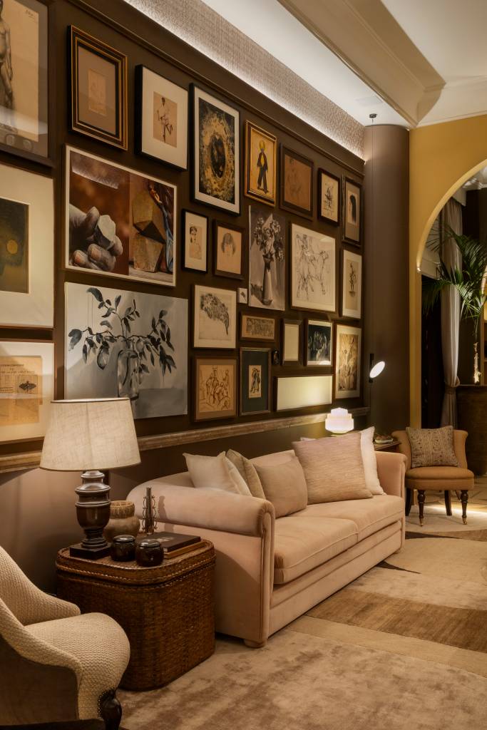 arcos-setorizam-os-cinco-ambientes-de-hotel-na-casacor-frezza-e-figueiredo-15-marrom Arcos setorizam os cinco ambientes de hotel na CASACOR SP. Frezza & Figueiredo Arquitetura e Interiores.