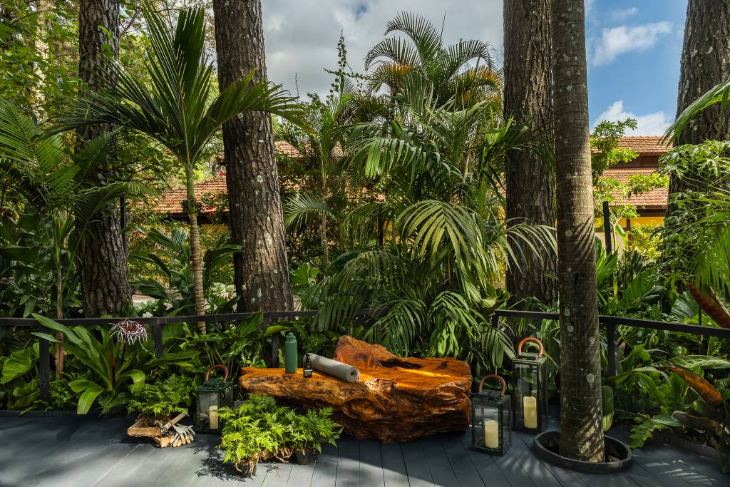 Jardim na CASACOR com sauna foi inspirada no Yin Yang