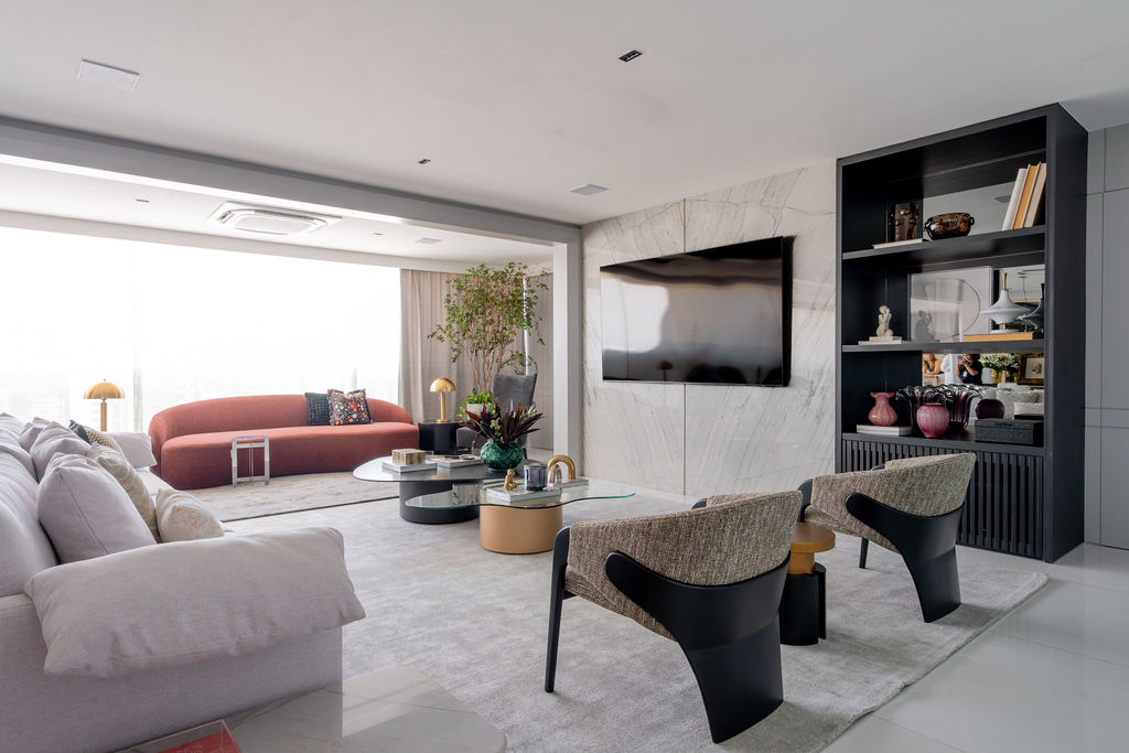paineis-de-madeira-equilibram-cinza-e-branco-neste-apartamento-moderno-em-fortaleza-romario-rodrigues-04 Painéis de madeira equilibram cinza e branco neste apartamento moderno em Fortaleza. Projeto de Romário Rodrigues.