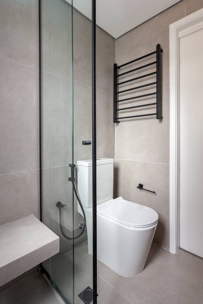 quarto-de-servico-vira-home-office-com-reforma-neste-apartamento-no-brooklin-thais-monfre-06-banheiro Quarto de serviço vira home office com reforma neste apartamento no Brooklin. Projeto de Thais Monfré Arquitetura.