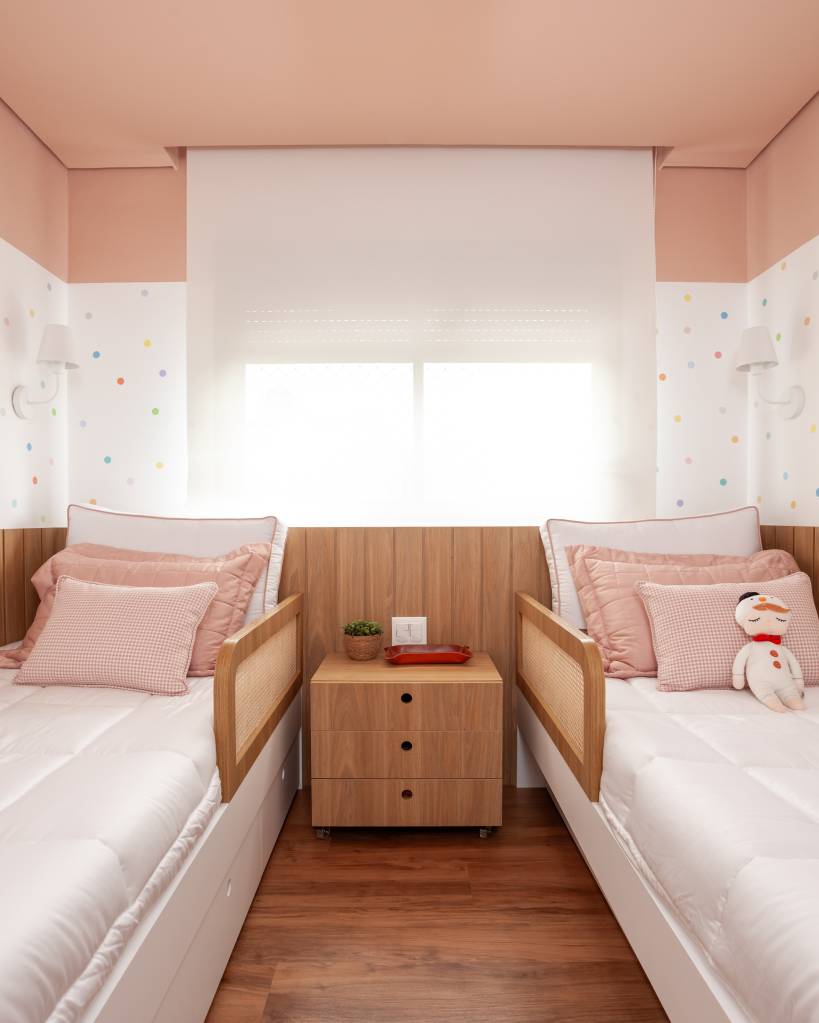 quarto-de-servico-vira-home-office-com-reforma-neste-apartamento-no-brooklin-thais-monfre-09-quarto-infantil Quarto de serviço vira home office com reforma neste apartamento no Brooklin. Projeto de Thais Monfré Arquitetura.