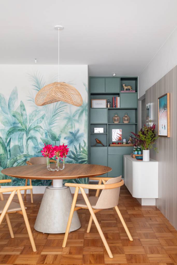 ape-inspirado-na-mata-atlantica-tem-painel-de-cabeceira-em-drywall-com-azulejos-amanda-miranda-06-papel-parede Apê inspirado na Mata Atlântica tem painel de cabeceira em drywall com azulejos. Projeto de Amanda Miranda.