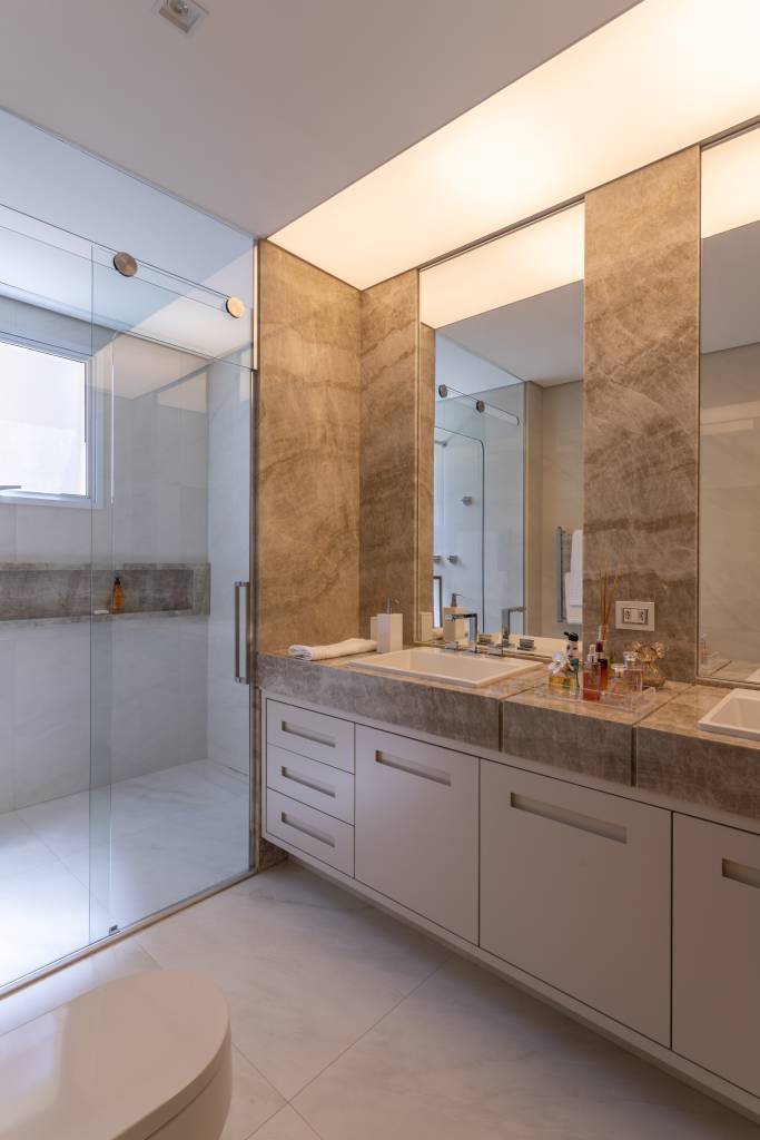 Tela tensionada: o recurso que traz a luz do sol para ambientes fechados. Projeto de Patrícia Penna.