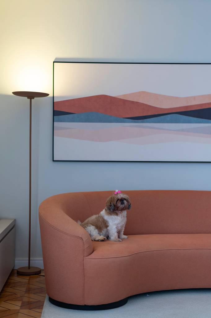 Dicas para acertar a iluminação da sala de TV. Projeto de Degradê Arquitetura.