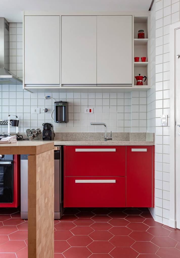 8 possibilidades diferentes de usar o vermelho na decoração. Projeto de Cristiane Schiavoni.