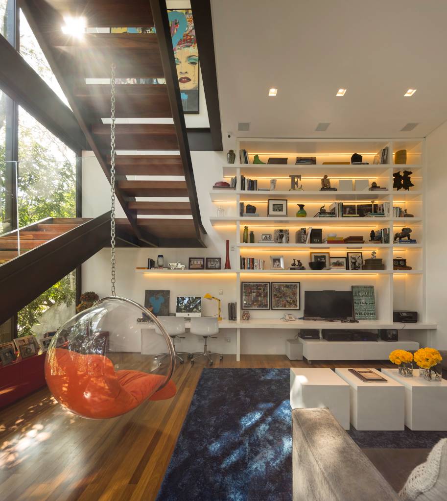 5 projetos de casas e apartamentos com escadas modernas e inesquecíveis. Projeto de Fernanda Marques.