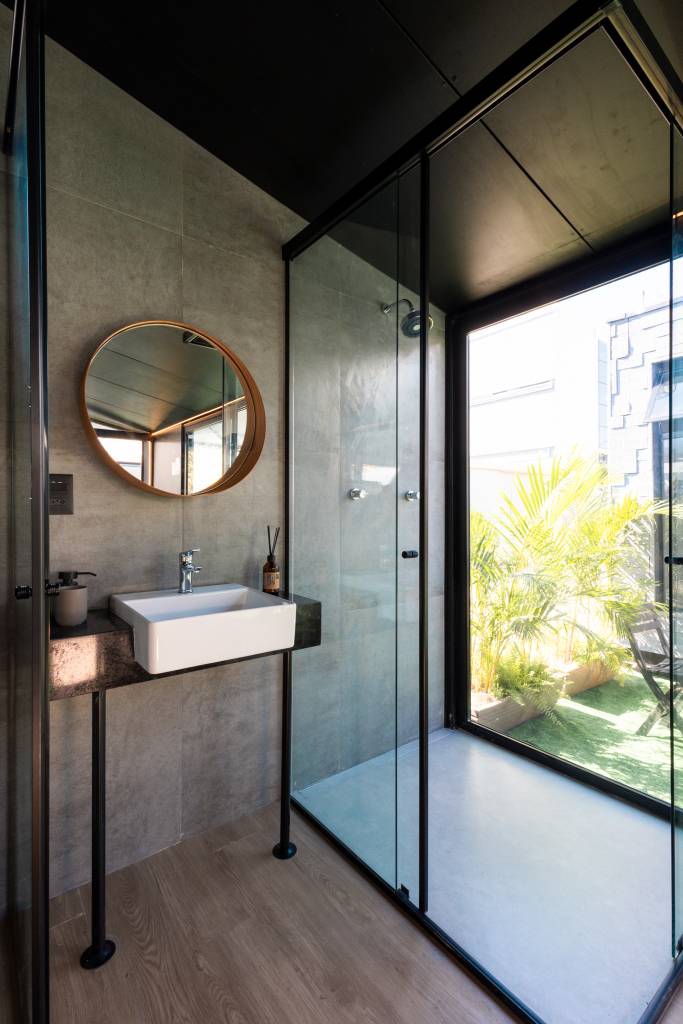 Cabana de férias de 18 m² em steel frame custou R$ 150 mil. Projeto de Gustavo Pozzato em parceria com a equipe da 1Cômodo Arquitetura.