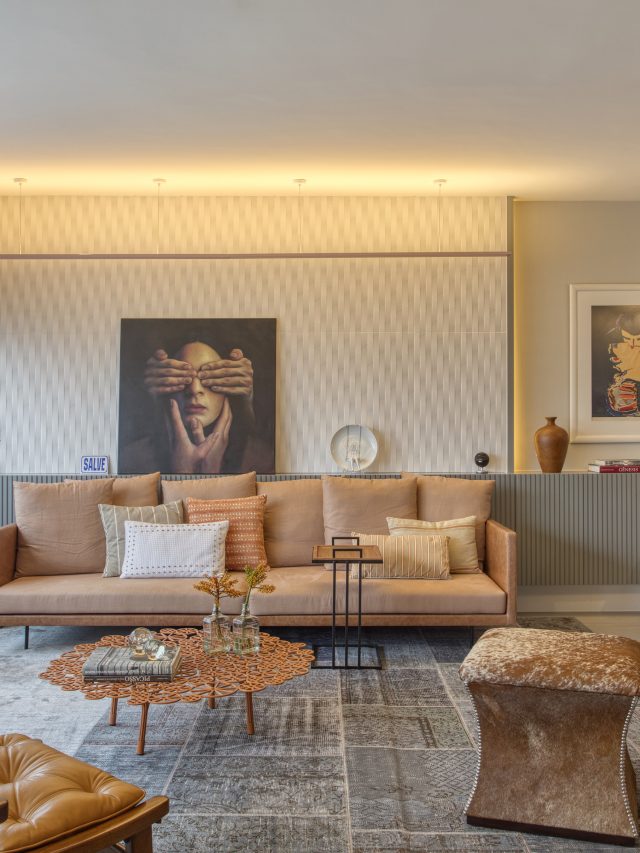 Capa de: Apê de mãe e filha tem revestimento em cerâmica na parede do sofá 