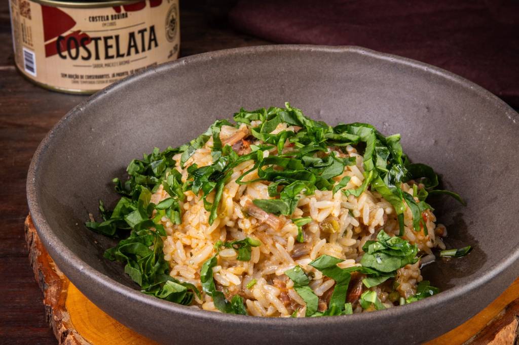 Almoço rápido e delicioso para o feriado: arroz de costela!