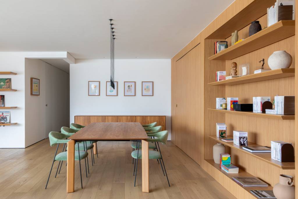 Após demolição, apartamento de 220 m² ganha projeto clean e atemporal. Projeto Vangii Guerra