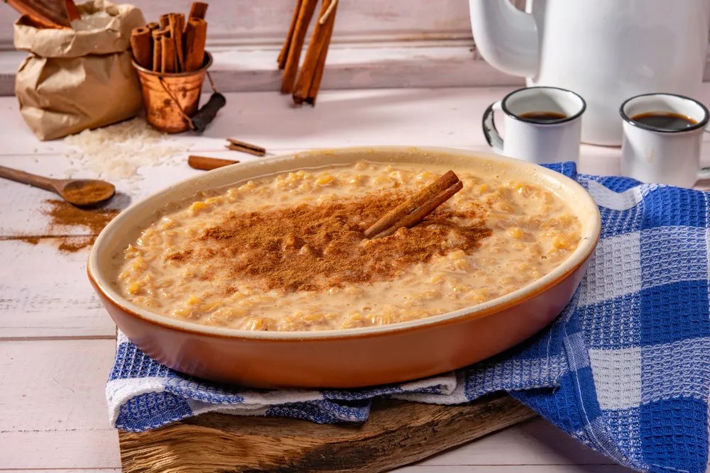 Receita junina: arroz doce super cremoso é feito com apenas uma panela